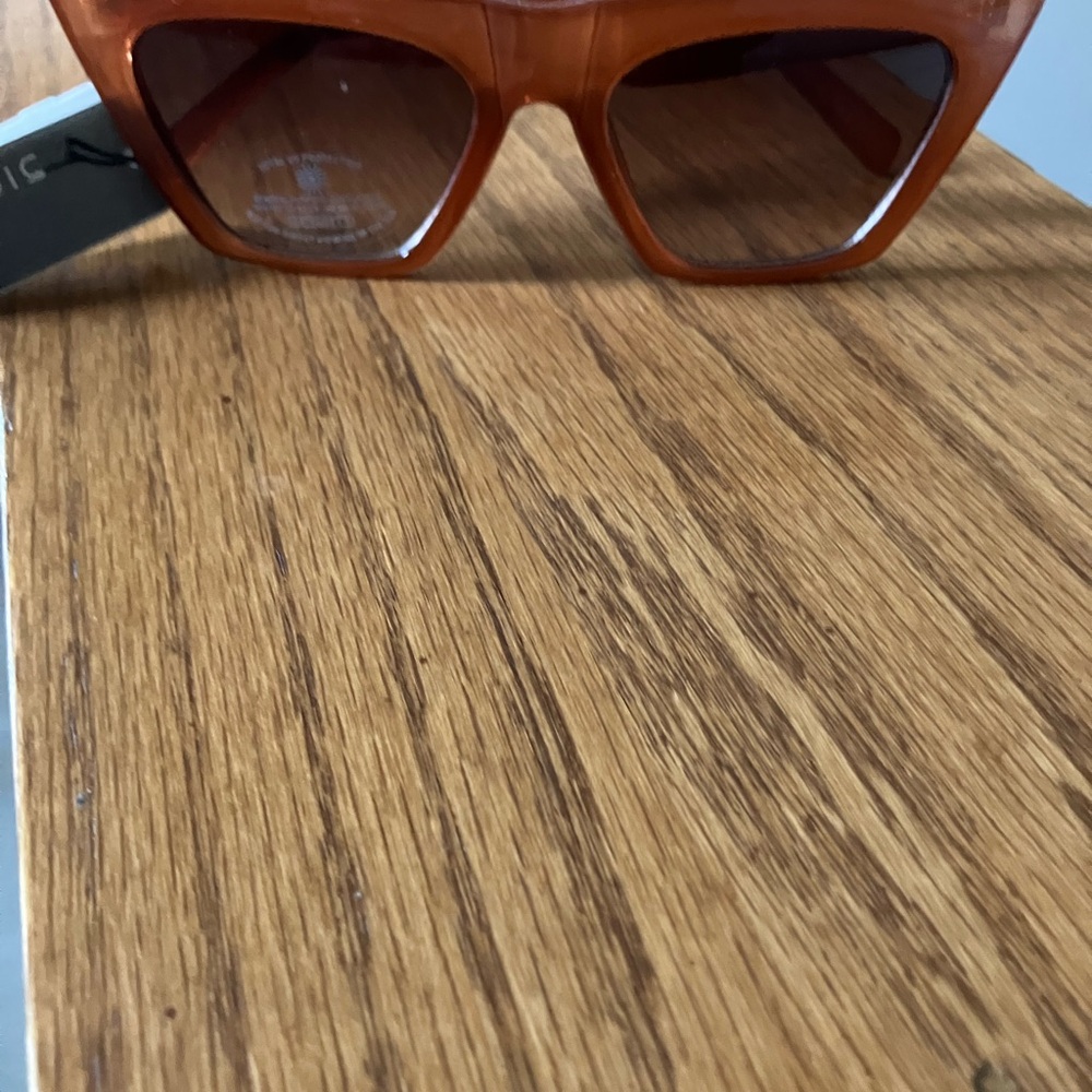Parfois Brown Sunglasses - Picture 2 of 4